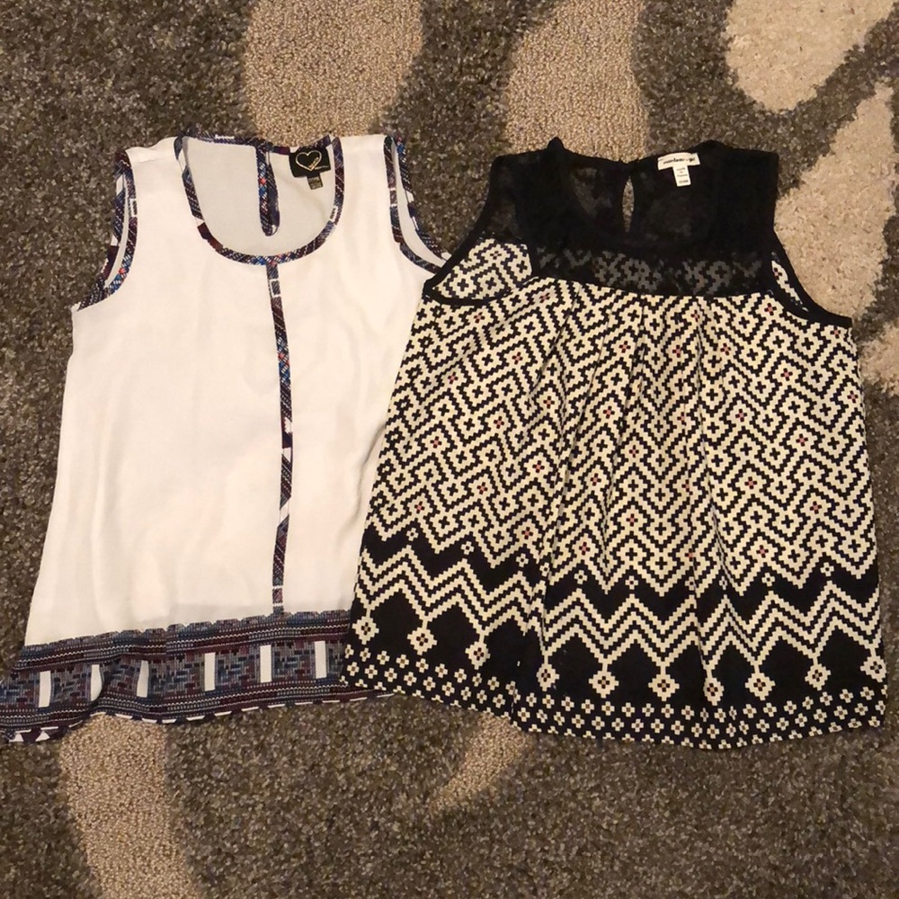2 Girls Sleeveless Blouses